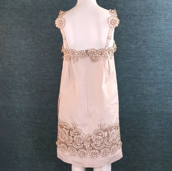 BCBGMaxAzria Cute Flowery Summer Dress! - Picture 8 of 16